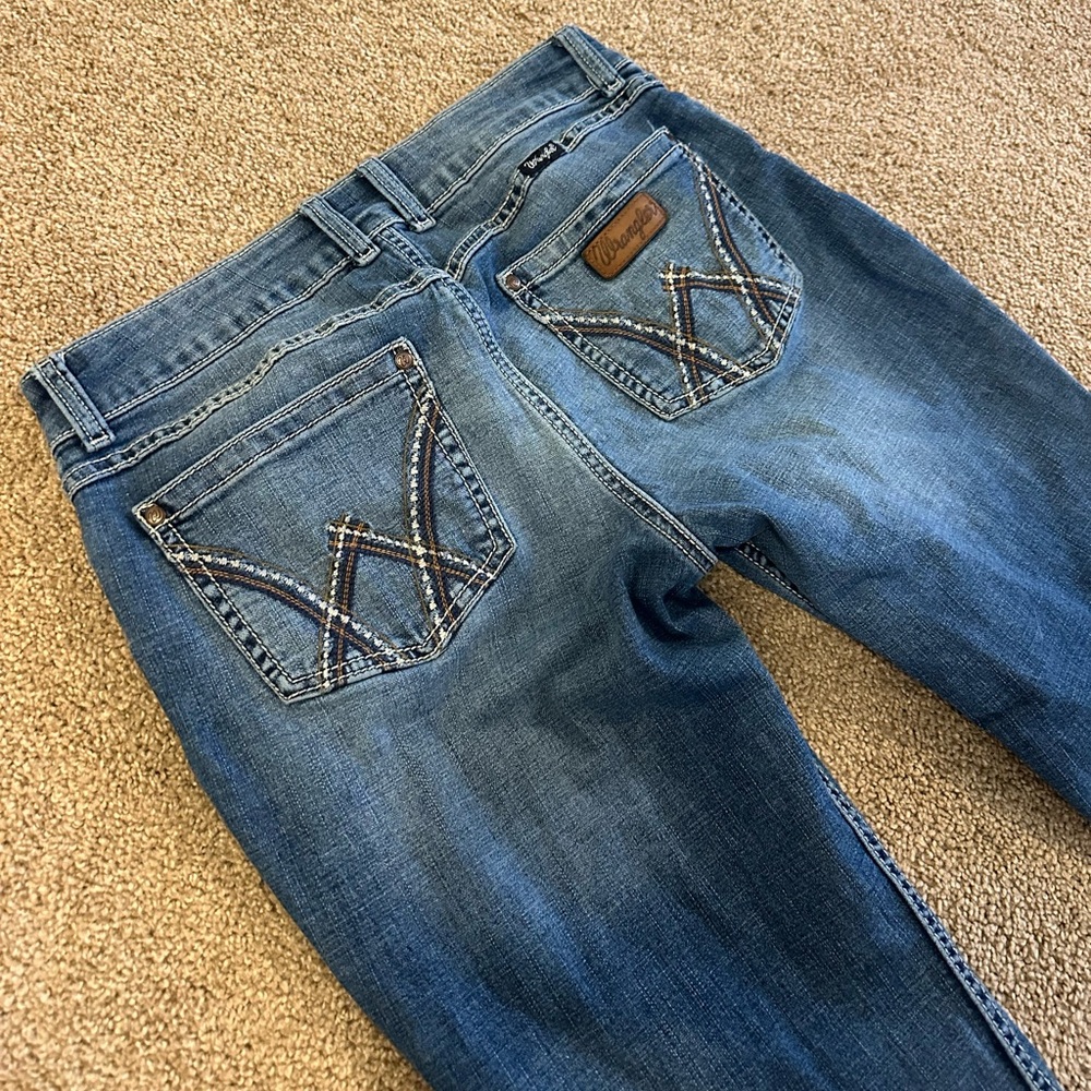 Wrangler Women's Mid Wash Stretch Denim Jeans